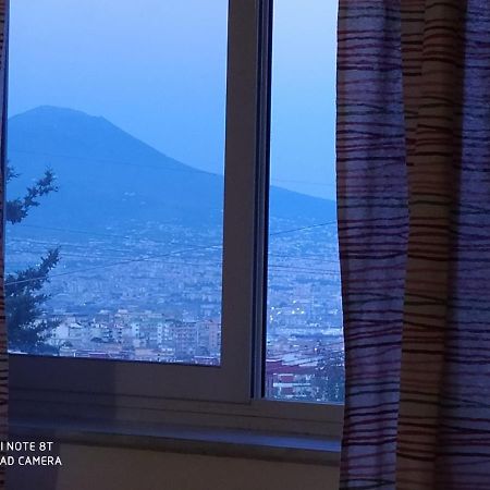 Una Nuova Luna Ai Camaldoli Napels Buitenkant foto