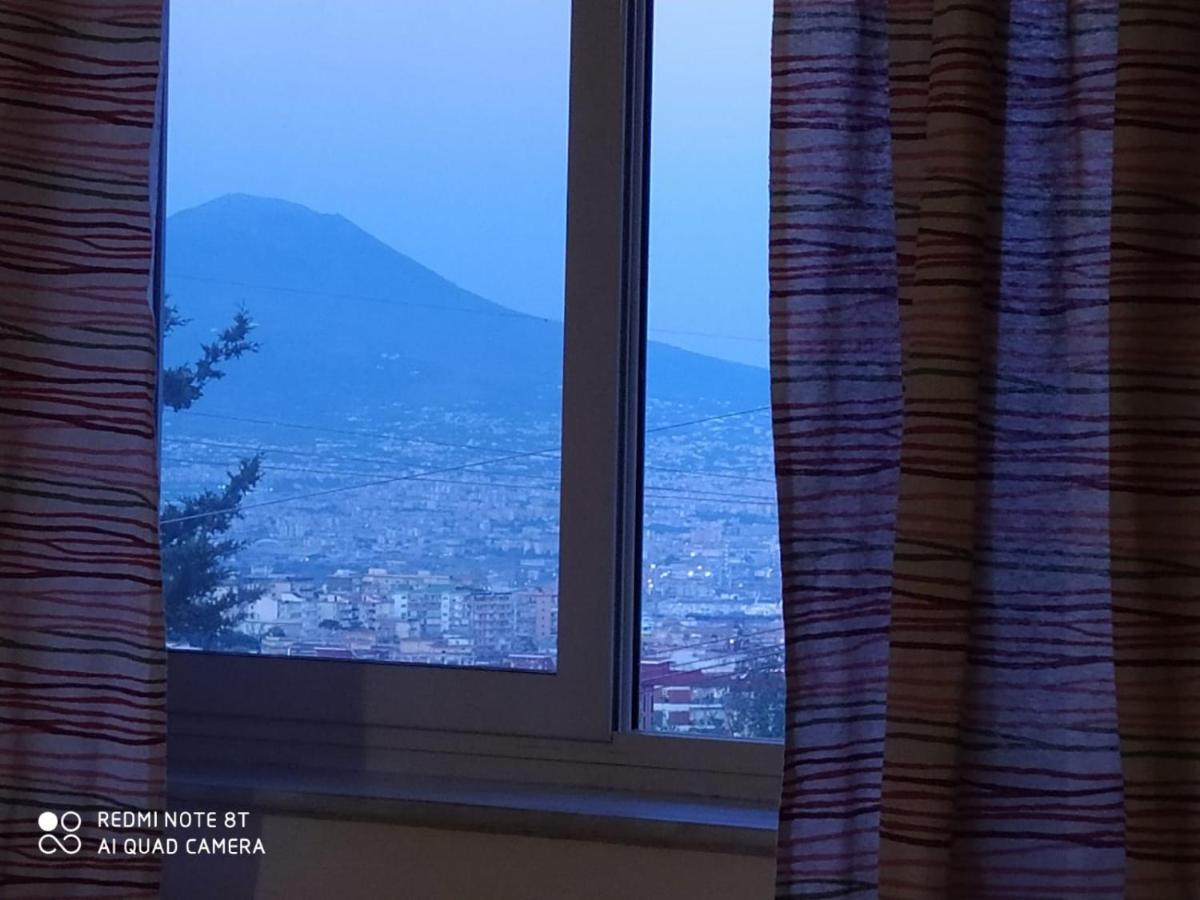 Una Nuova Luna Ai Camaldoli Napels Buitenkant foto